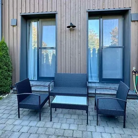Vaivorykstes Namai With Heated Pool By Hostlovers