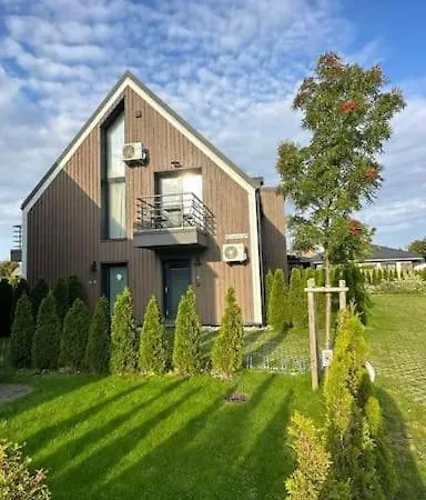 Vaivorykstes Namai With Heated Pool By Domvia Apartment
