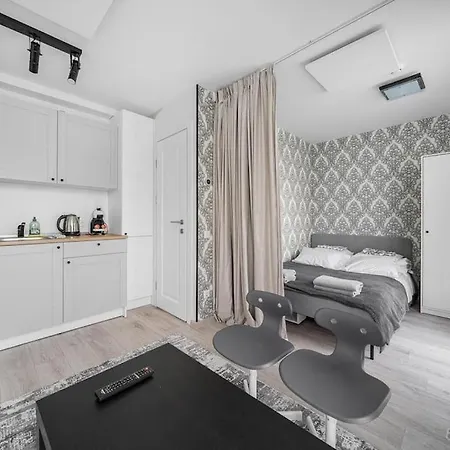 Vaivorykstes Namai With Heated Pool By Hostlovers Apartment Palanga